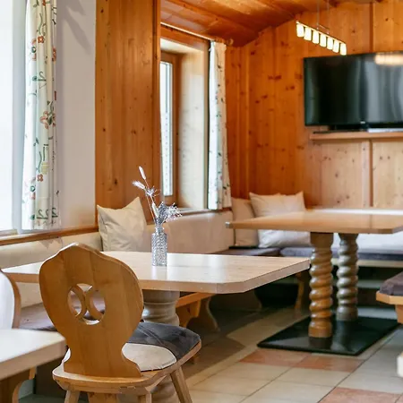 Schreder Xl بيت للعطل *